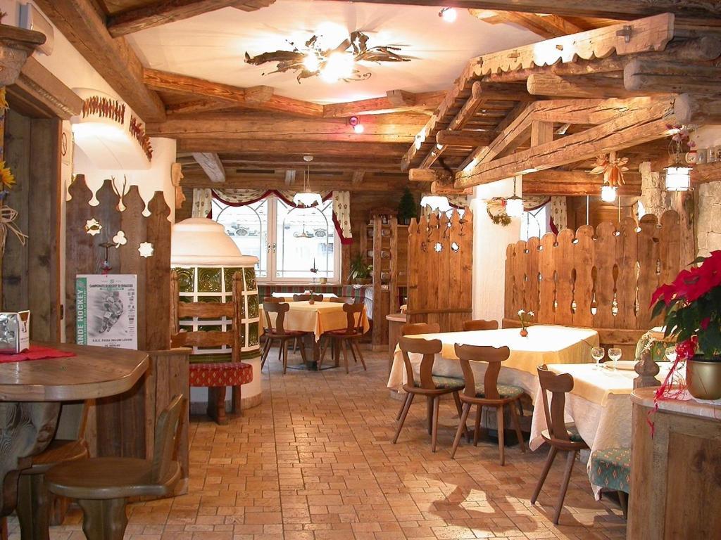 Hotel Garni Soreie Pozza di Fassa Kültér fotó