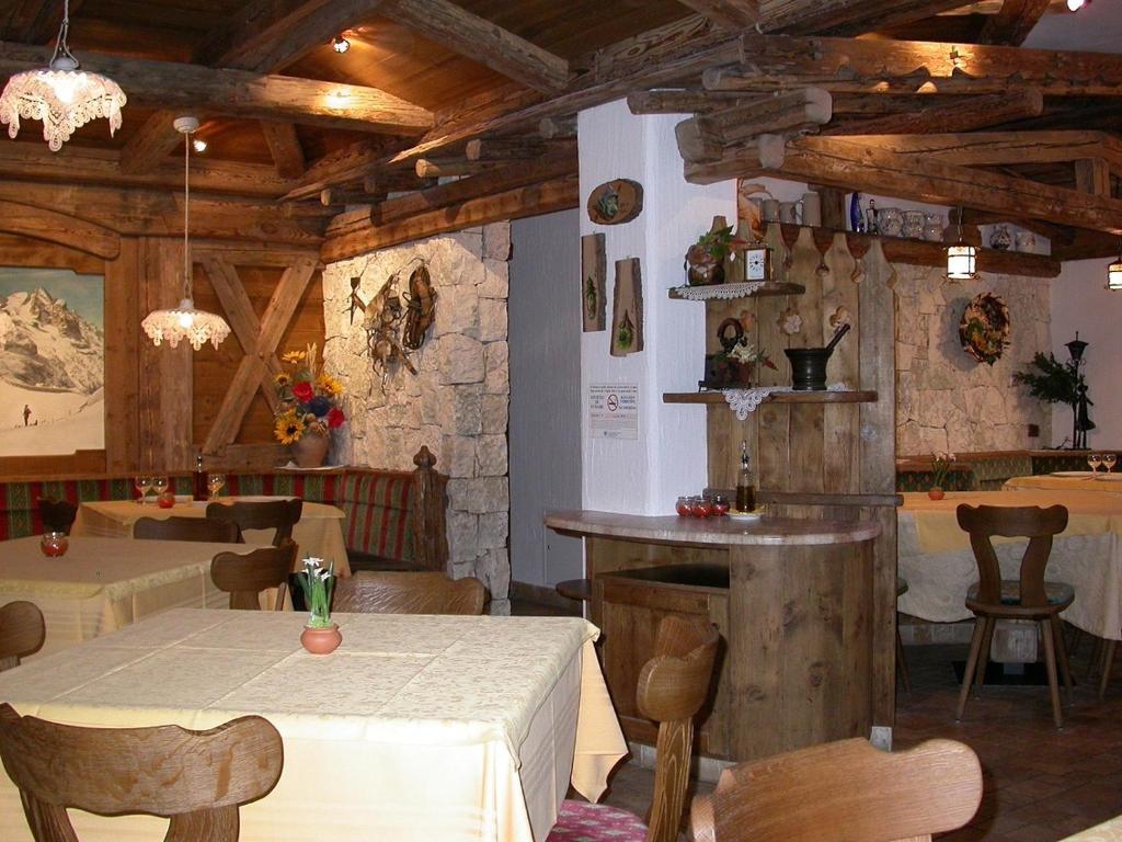 Hotel Garni Soreie Pozza di Fassa Kültér fotó