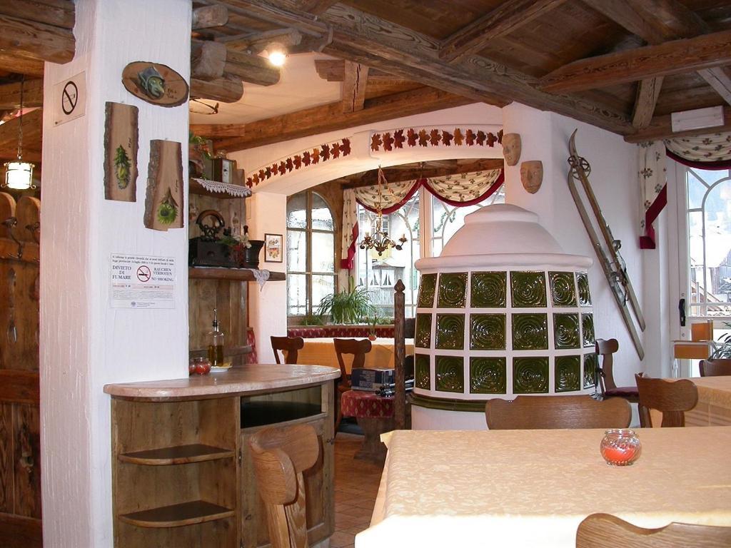 Hotel Garni Soreie Pozza di Fassa Kültér fotó
