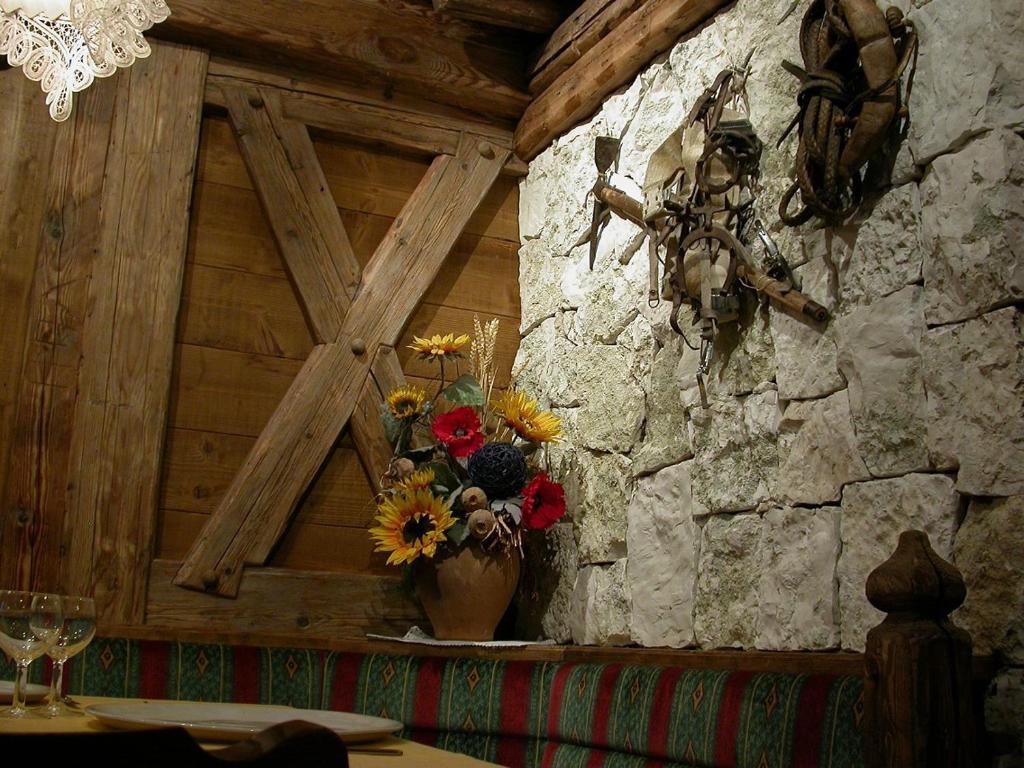 Hotel Garni Soreie Pozza di Fassa Kültér fotó