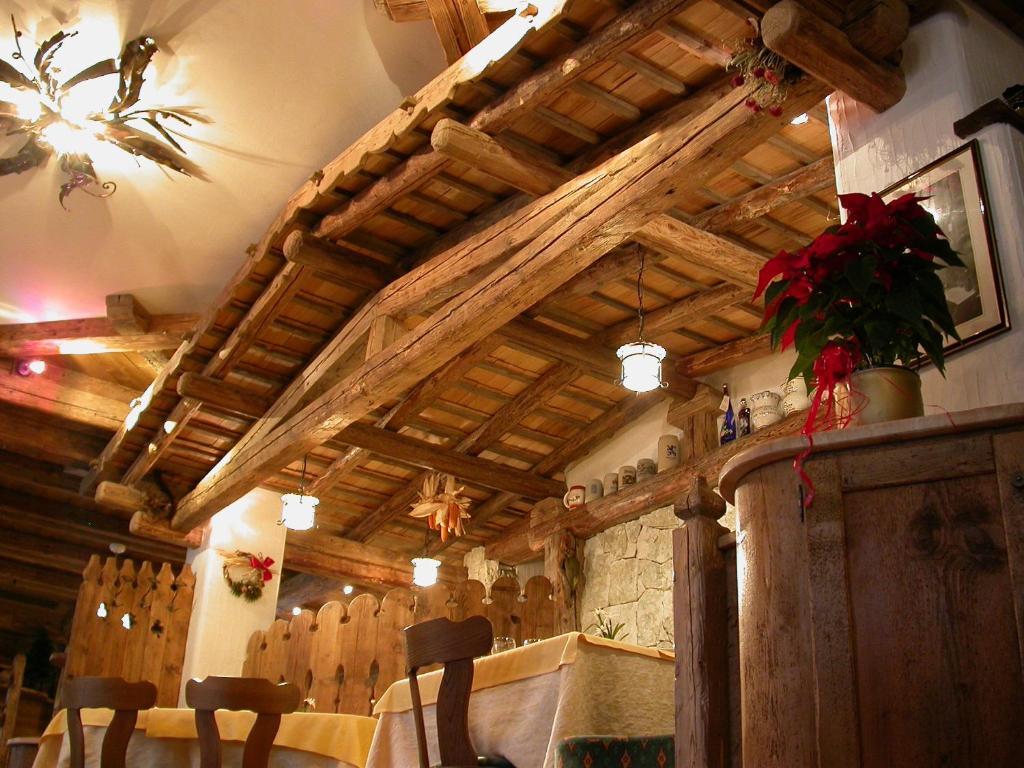 Hotel Garni Soreie Pozza di Fassa Kültér fotó