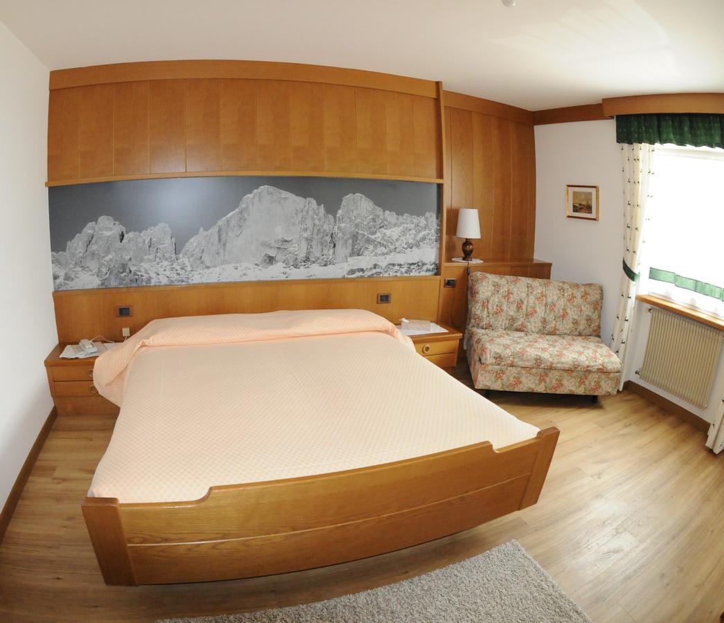 Hotel Garni Soreie Pozza di Fassa Kültér fotó