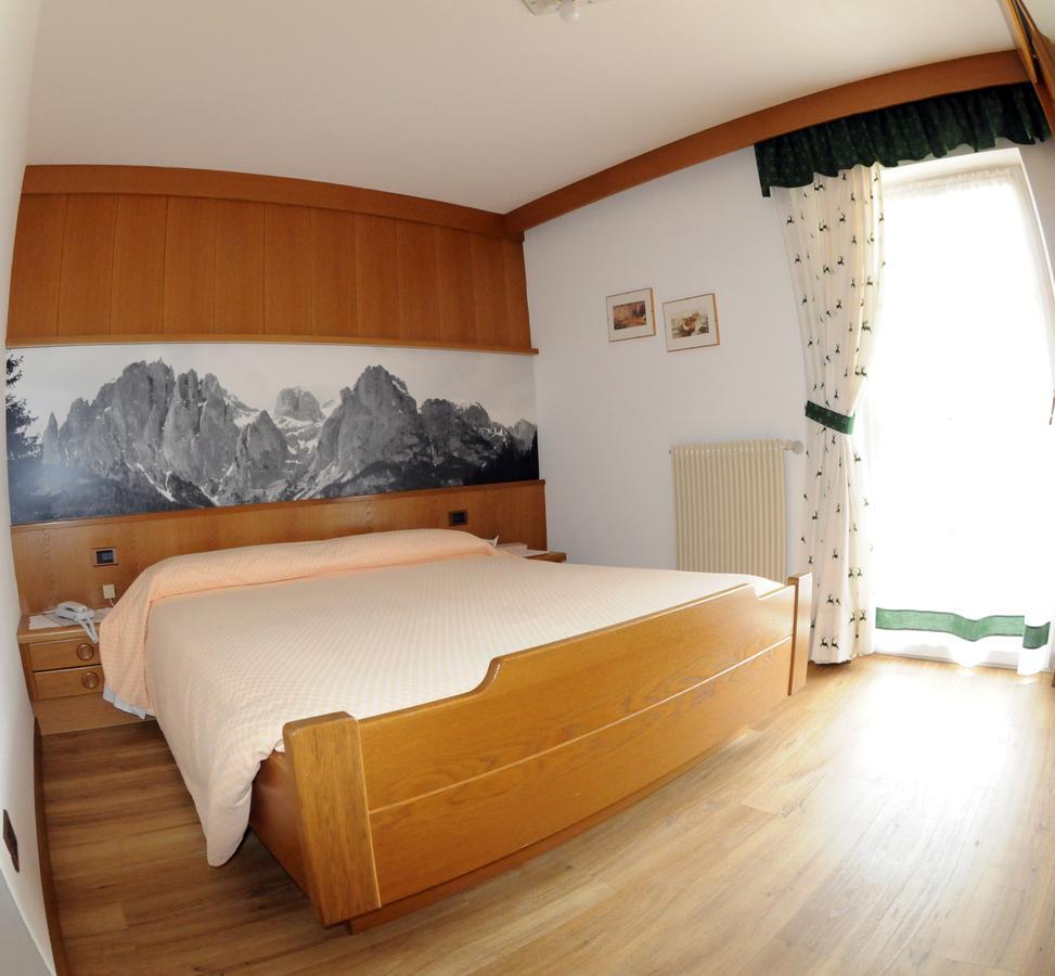 Hotel Garni Soreie Pozza di Fassa Kültér fotó
