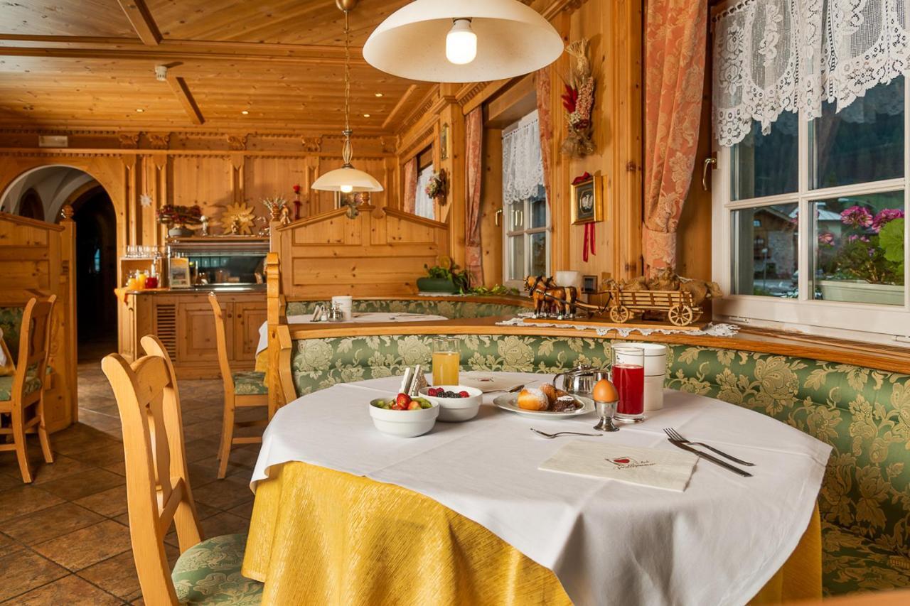 Hotel Garni Soreie Pozza di Fassa Kültér fotó